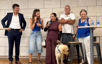 Remise d'un chien guide d'aveugle